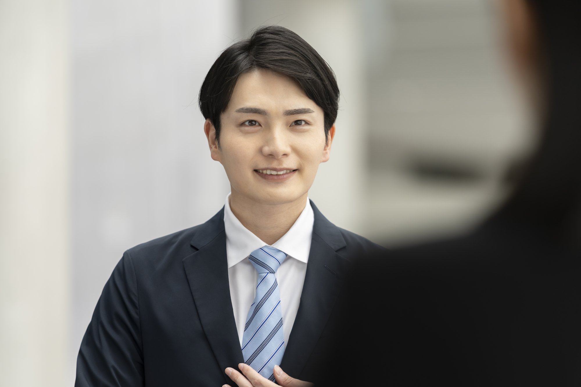 面接を受ける男性のイメージ画像