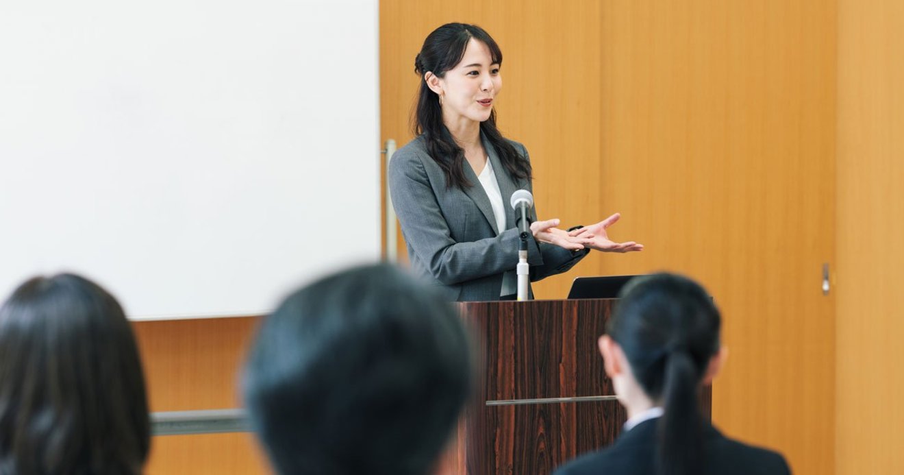スピーチのうまい人は 聴き手の集中が途切れないよう何をしているか 3分引きつける話す力 ダイヤモンド オンライン
