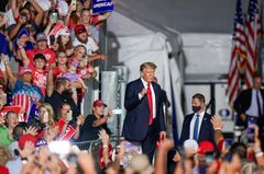 トランプ氏、追加接種受ける可能性低い