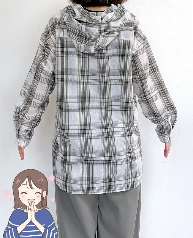 【しまむら】サッと羽織るだけで大人かわいい！1639円の「お尻まで隠せるブラウス」後ろ姿もスッキリ見えて感動！《購入レビュー》
