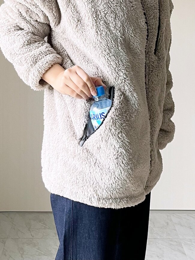 もうマフラーいらないじゃん！ユニクロ新作の“ふわもこジャケット”首元まであったかくて感動…！「デザインがまじで可愛い」「笑ってしまうくらいあったかい！」