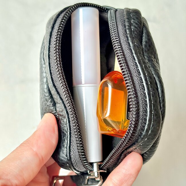 もう普通の財布に戻れない…！しまむらの「手ぶらで持てる財布」サッと会計できるので助かります！《購入レビュー》