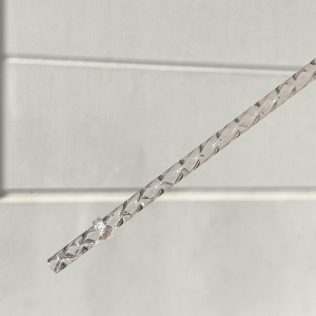 「3店舗目にしてやっと買えた」スタバで見つけたらラッキーな“宝石みたいなタンブラー”キラキラ輝いて美しすぎる！「無事買えて大歓喜」「めっちゃ人気すぎ！」