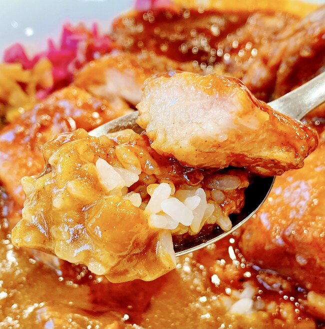 「腹パンッパン」「肉がデカすぎ」すき家の“やけくそメニュー”ボリューム満点で大満足！「想像の1.5倍くらいのサイズ感」「マジで塊だった」《実食レビュー》