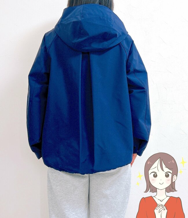 おしりをスッポリ隠せる…！GUの“おしゃれ春アウター”雨の日も使えて万能すぎる！「シルエットが綺麗」「今の時期めちゃくちゃ重宝」