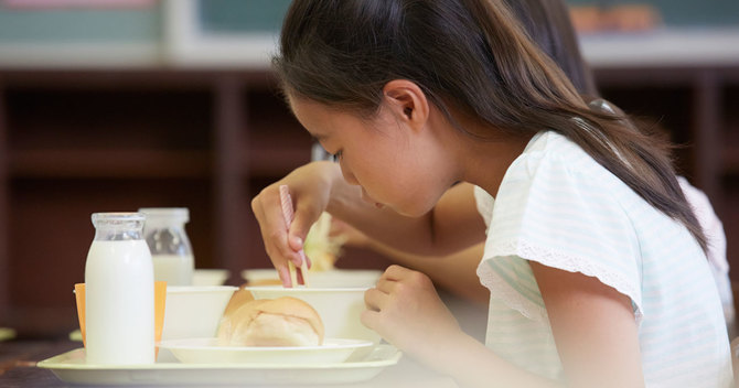 学校給食がない場合、就学援助の金額も少なくなります。