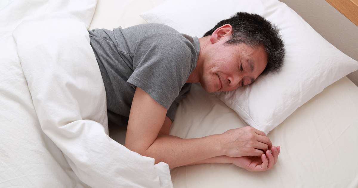 「休日の寝だめ」で睡眠不足は解消できるのか？