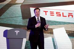 テスラに「CEO不在」　個人投資家の不満爆発