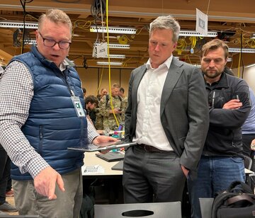 米陸軍、兵器システムを「脱獄」させドローンの脅威に対抗