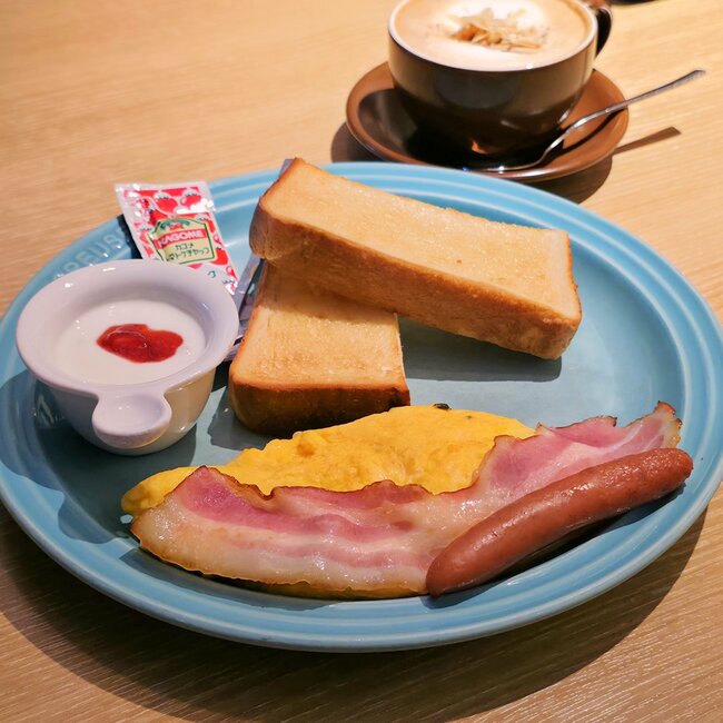 「今まで食べた中で一番うまい！」むさしの森珈琲の“贅沢モーニング”ふわふわオムレツが絶品すぎる！「ホテルのやつみたい」「朝から幸せだよ！」