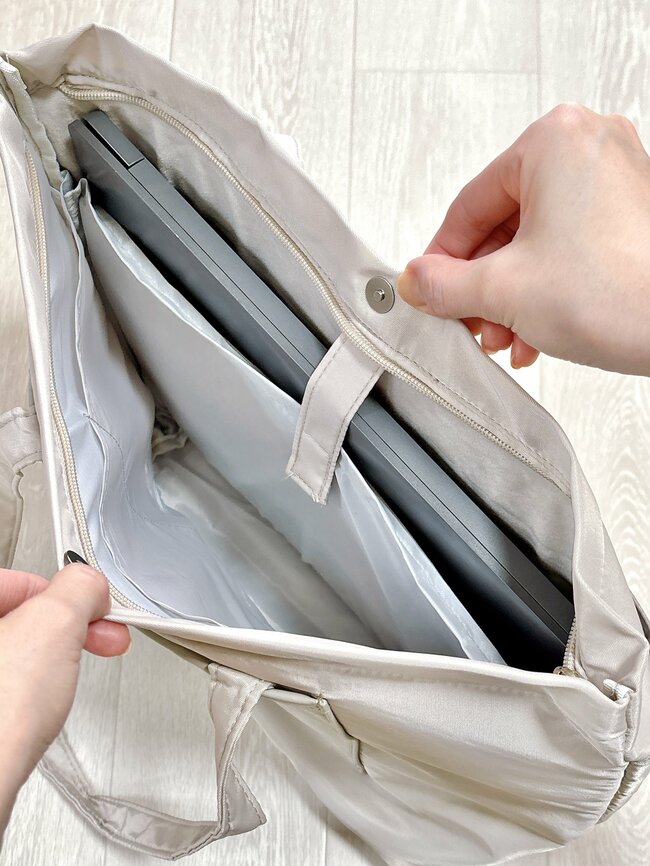 「2個目の購入」「買って大正解でした」3COINSの“大容量トートバッグ”ポケットいっぱいで大助かりです！「全て入るので助かってます」