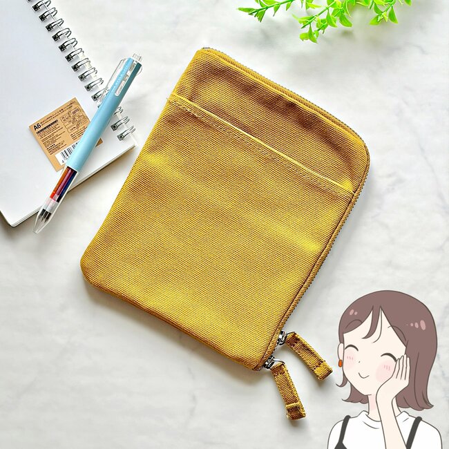 お薬手帳とカード60枚がすっぽり！無印良品の“ガバッと開くポーチ”が勝手バツグン！「収納性が素晴らしい」「使いやすいです」《購入レビュー》