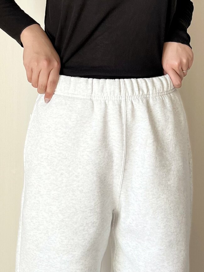 「冬の夜の外歩きでも寒くない」GUの“おしゃれスウェット”シルエットが綺麗だし、肉厚でとっても暖かい！「部屋着と普段着、両方いける」「体型をひろわず着心地も最高」