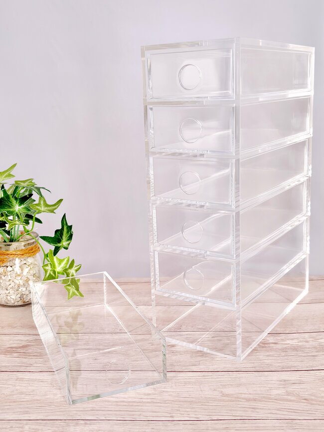 ごちゃごちゃのクローゼットがスッキリ…！ニトリの「浮かせる収納グッズ」が買って大正解だった！