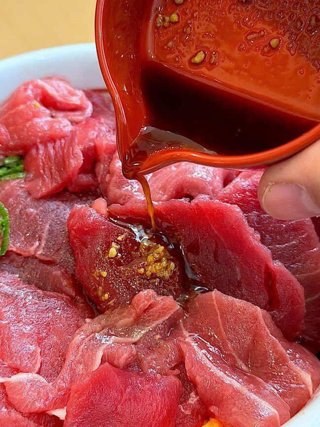 「思った以上にぎっしり」「極上に美味しい」なか卯の“本まぐろ2倍どんぶり”贅沢感がスゴい！「海鮮系はやっぱ、なか卯の圧勝かな」