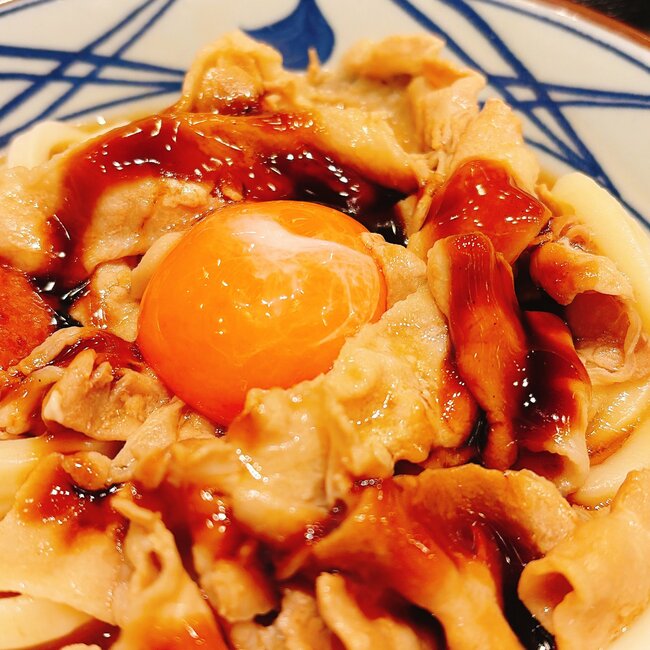 「替え玉したい」「めちゃ旨い」丸亀製麺の“期間限定メニュー”中毒性がエグすぎる！「味濃くてとても好き」