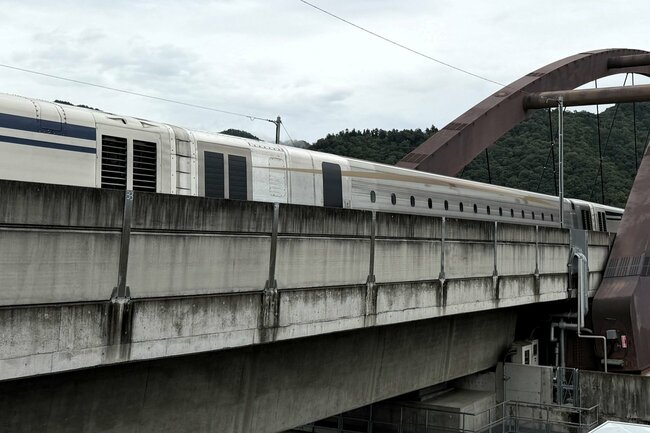 L0系改良型試験車中間車「M10」の外観