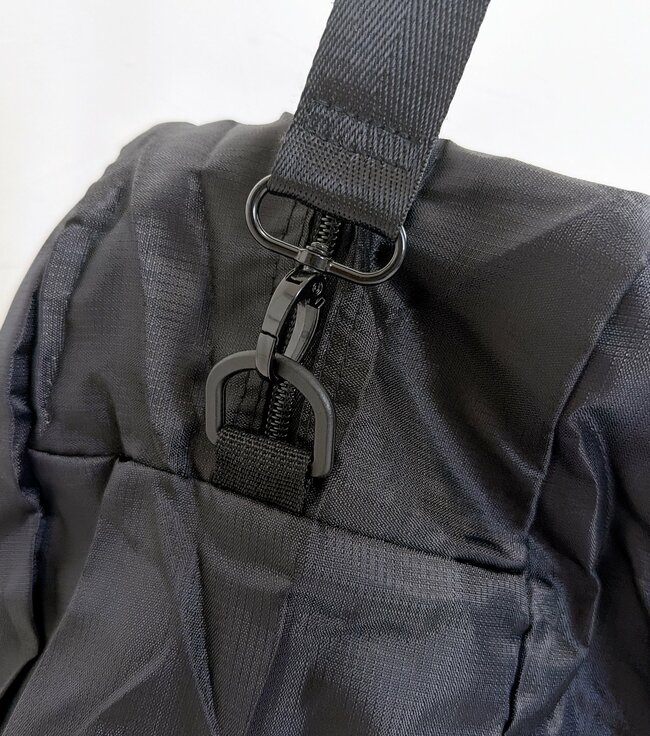 2泊分の荷物が入った!ダイソーの「ガバッと開く大容量バッグ」小さく畳めて天才すぎる!《購入レビュー》