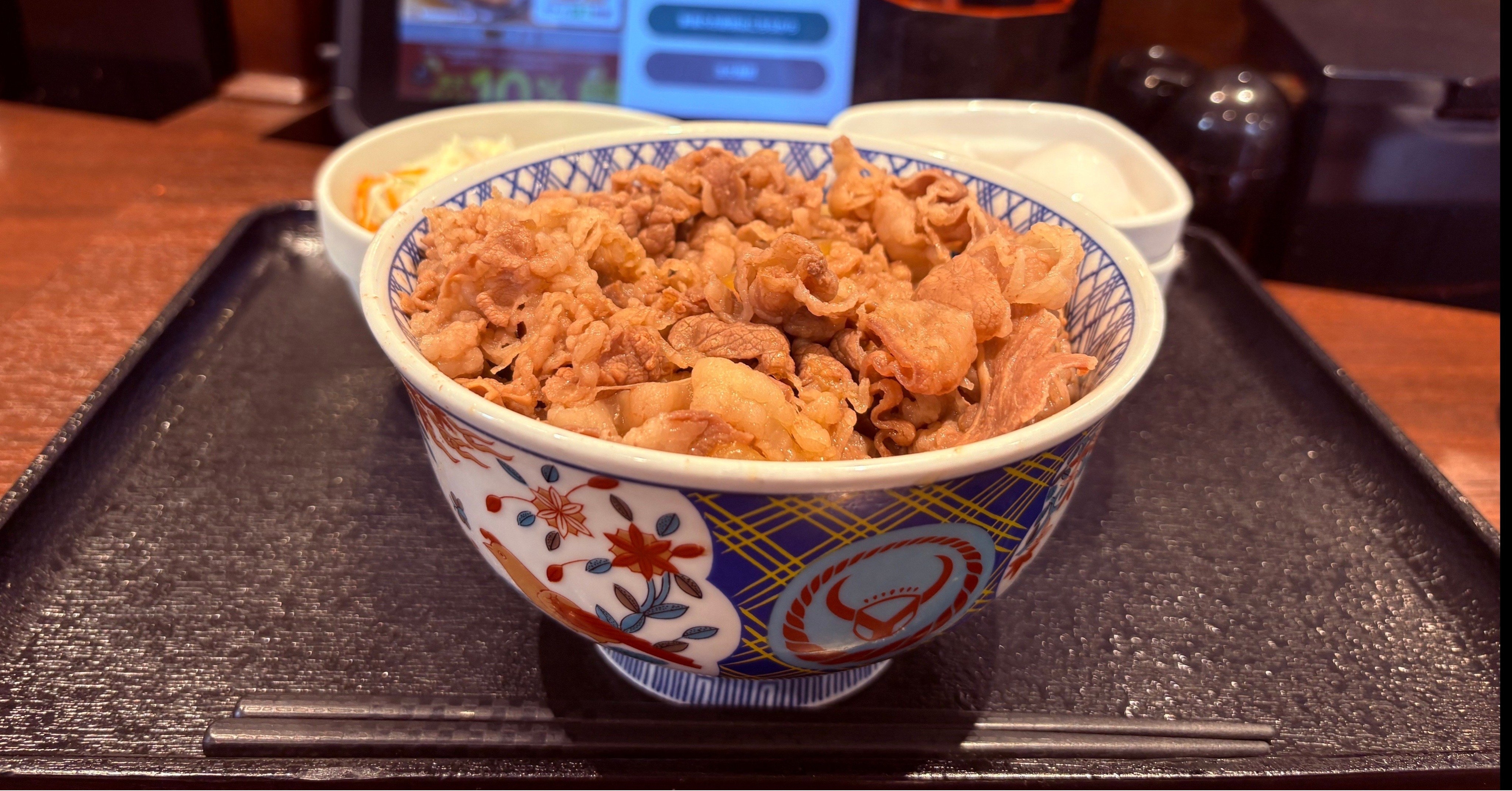 牛丼特盛の迫力がすごい！Photo:Diamond