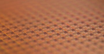 半導体不足で価格転嫁、スマホにも迫る値上げの波