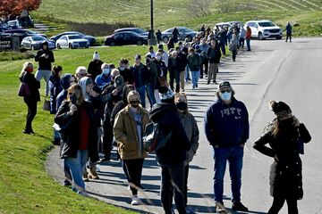 外れる選挙予想、投資家は新たなデータ模索