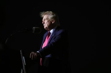 トランプ氏の機密文書持ち出し、訴追されるか