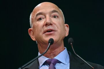 ベゾス氏、バイデン大統領を批判　インフレ巡り