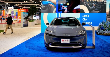 日本車EV、米ハイブリッドブームが資金源に