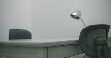 「あ、これはガキ使だ…」元弁護士が250日間の拘束を耐え抜いた「絶対しゃべってはいけない取調室」