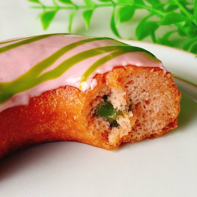 「パクパク食べれちゃう」「完成度高い」スタバの“ふんわりスイーツ”美味すぎてホッペ落ちそう！「かわいいし好きな味だあ」