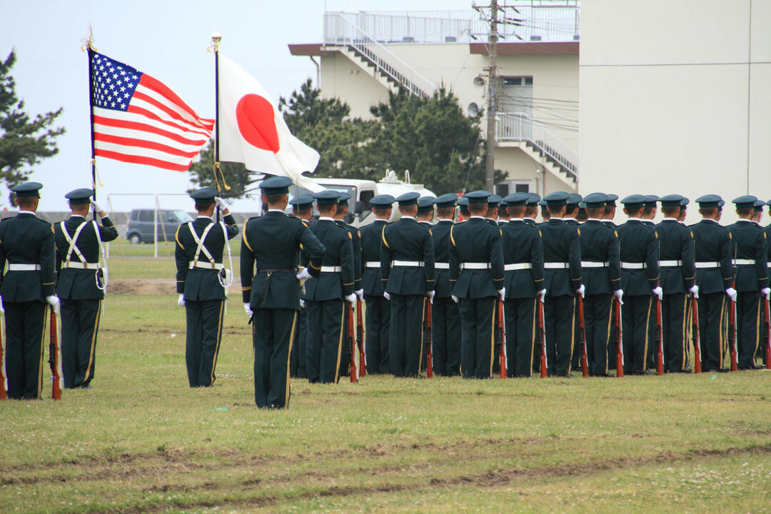 自衛隊は憲法上は「軍隊ではない」ですが、果たす機能は軍隊そのものです。