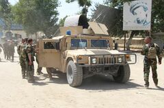 タリバンに新たな収入源　米軍撤退のアフガンで税関制圧