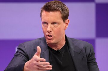 米ワーナー買収合戦、パラマウントがネトフリに懸念表明