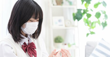 「具合が悪くても休まない」ことが称賛される国・日本の「皆勤賞」が残した価値観