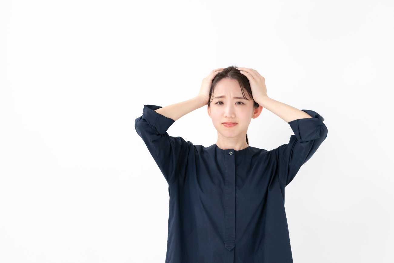 「職場にいる不快すぎて仕方がない人」を三流上司は「避ける」。では一流は？