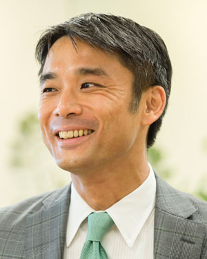 岩瀬大輔さん