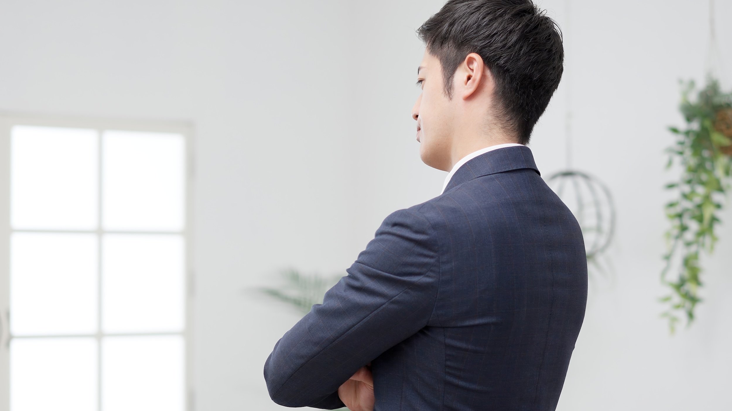 感じの悪い人は「背中を向けたまま」で返事する。じゃあ、感じのいい人はどうする?