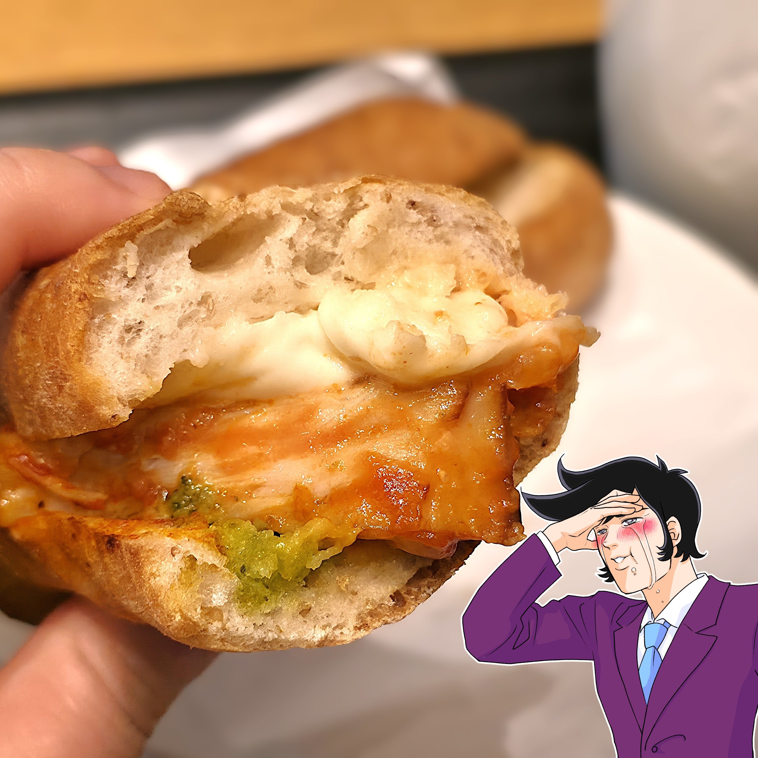 「発売されてもう4個食べてる」「またリピしたい！！」スタバの“絶品ボリュームサンド”何個でも食べられそうなほど美味しい！「出前ピザ食べれなくなるぐらいにうまいな」