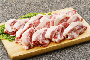 「北海道中札内村」の「肉屋のプロ厳選! 北海道産の豚スライス4kg盛り!!」