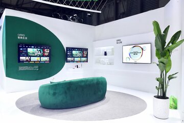 OPPO、ワイヤレス充電の距離を10cmまで広げる技術や巻き取りスマホを公開
