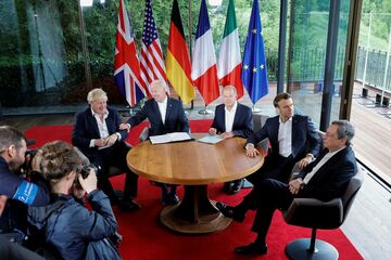即効薬なきロシア制裁策、G7会合では手詰まり感も