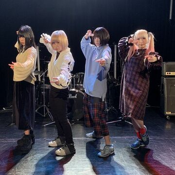 「ゆるめるモ！」は酔拳のように緩急をつけてスマホを使う！