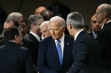「バイデン降ろし」の声、民主党内で拡大