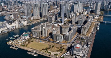 スクープ記者が「五輪選手村バイト」に潜入！ 流血しながら働くも、冷たい視線を浴び…潜入取材の裏事情