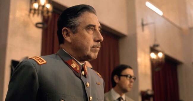チリの軍事政権を率いるアウグスト・ピノチェト将軍