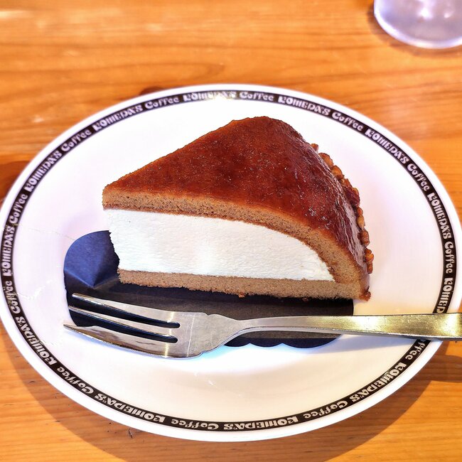 「全人類の幸せがここに詰まっている」コメダ珈琲の“ふわとろ新作スイーツ”幸福感がエグい!「ごちそうすぎる」「ほろ苦でめちゃうま」