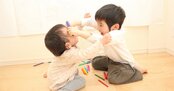 なぜ人は嫉妬するのか、子どもの頃にある「決定的なきっかけ」とは？