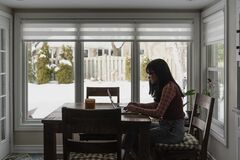 Z世代、「オフィス勤務経験なし」は問題か