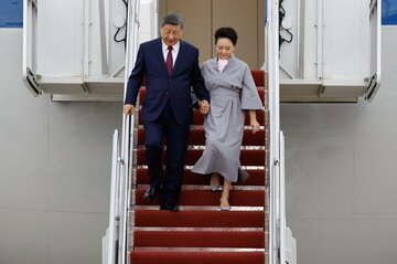 習氏が妻の手を握る姿から見える中国の権力構造
