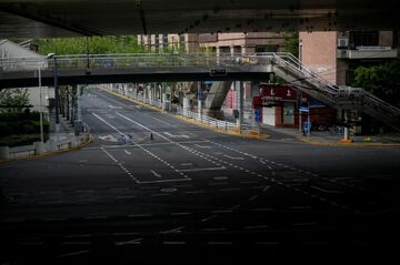 中国コロナ規制、景気回復脅かす